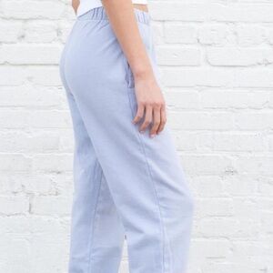 brandy melville rosa sweatpants (appears darker in photos than real life)